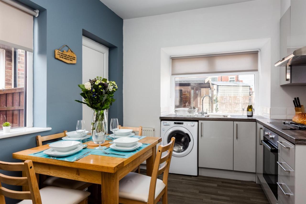 Hillside House - 2 Bedrooms Parking Wi-Fi Hospital Blackpool Eksteriør billede