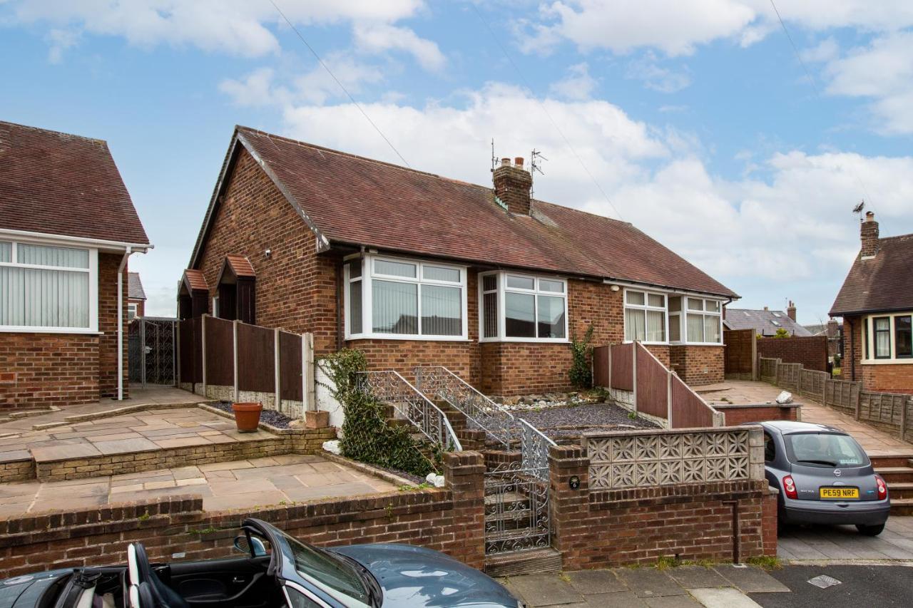 Hillside House - 2 Bedrooms Parking Wi-Fi Hospital Blackpool Eksteriør billede