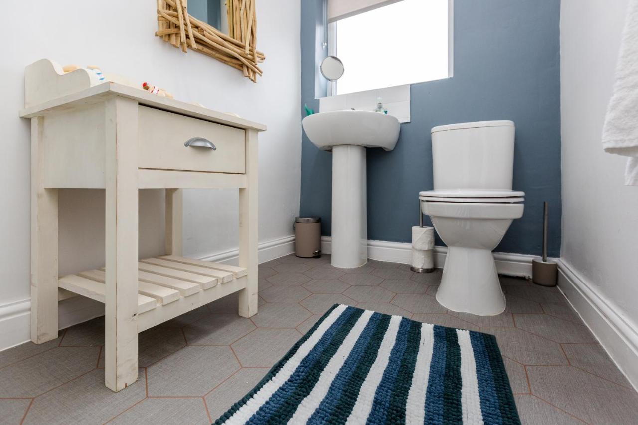 Hillside House - 2 Bedrooms Parking Wi-Fi Hospital Blackpool Eksteriør billede