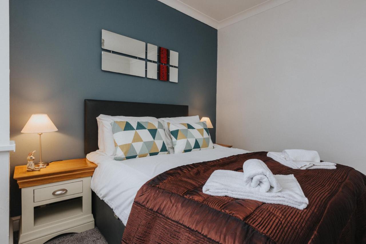 Hillside House - 2 Bedrooms Parking Wi-Fi Hospital Blackpool Eksteriør billede