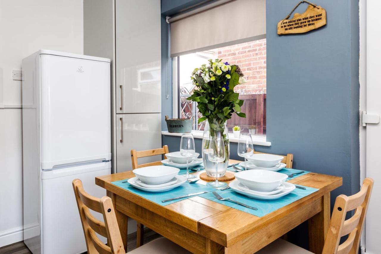 Hillside House - 2 Bedrooms Parking Wi-Fi Hospital Blackpool Eksteriør billede
